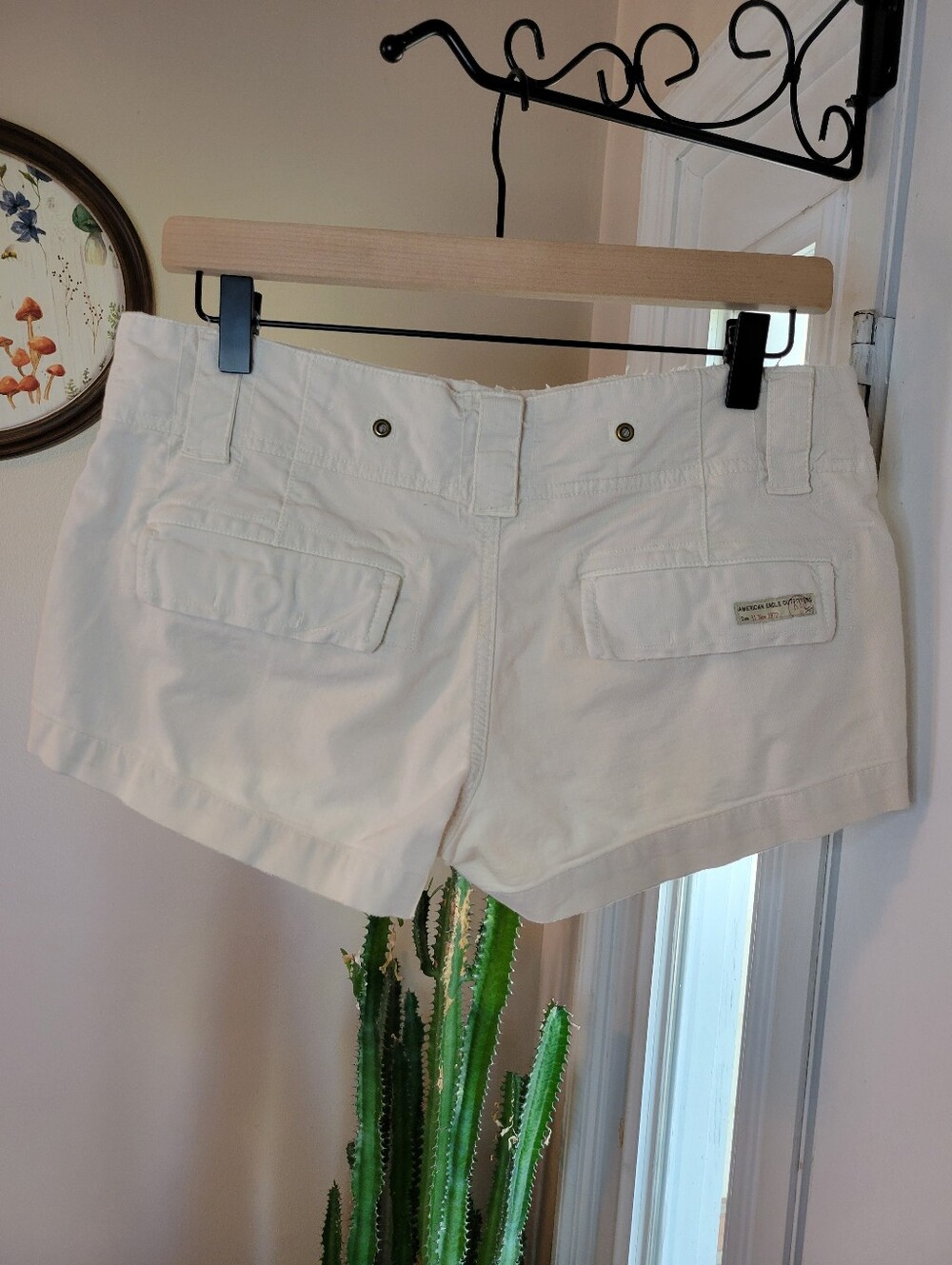 Vintage American Eagle Perfect Shorty Beige Shorts, Size 6 - Picture 4 of 6
